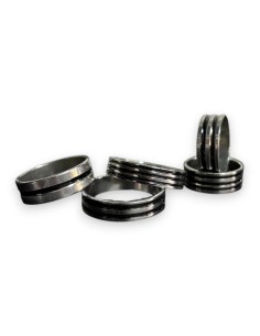 ANILLO LÍNEAS EN ACERO NEGRO - Accesorios | Outlet Quilmes