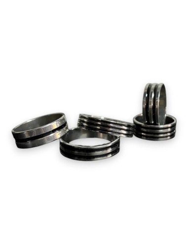ANILLO LÍNEAS EN ACERO NEGRO - Accesorios | Outlet Quilmes